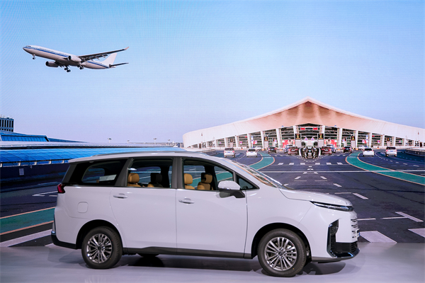 大空间、更省钱、长续航，“国民家用MPV”上汽大通G50混动MPV开启预售，满足家庭用车、旅游出行等全需求！