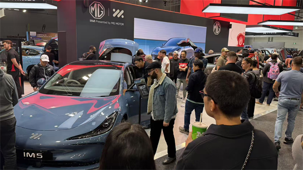 智己汽车正式登陆澳大利亚，双车闪耀墨尔本车展